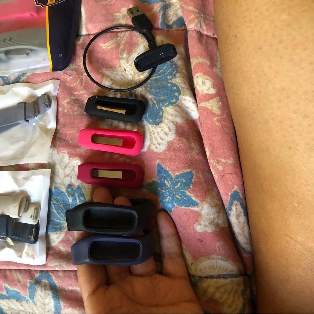 Fitbit bundle - Picture 5 of 5